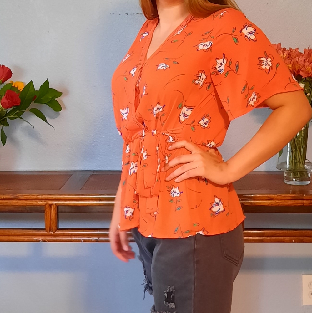 Red flower top